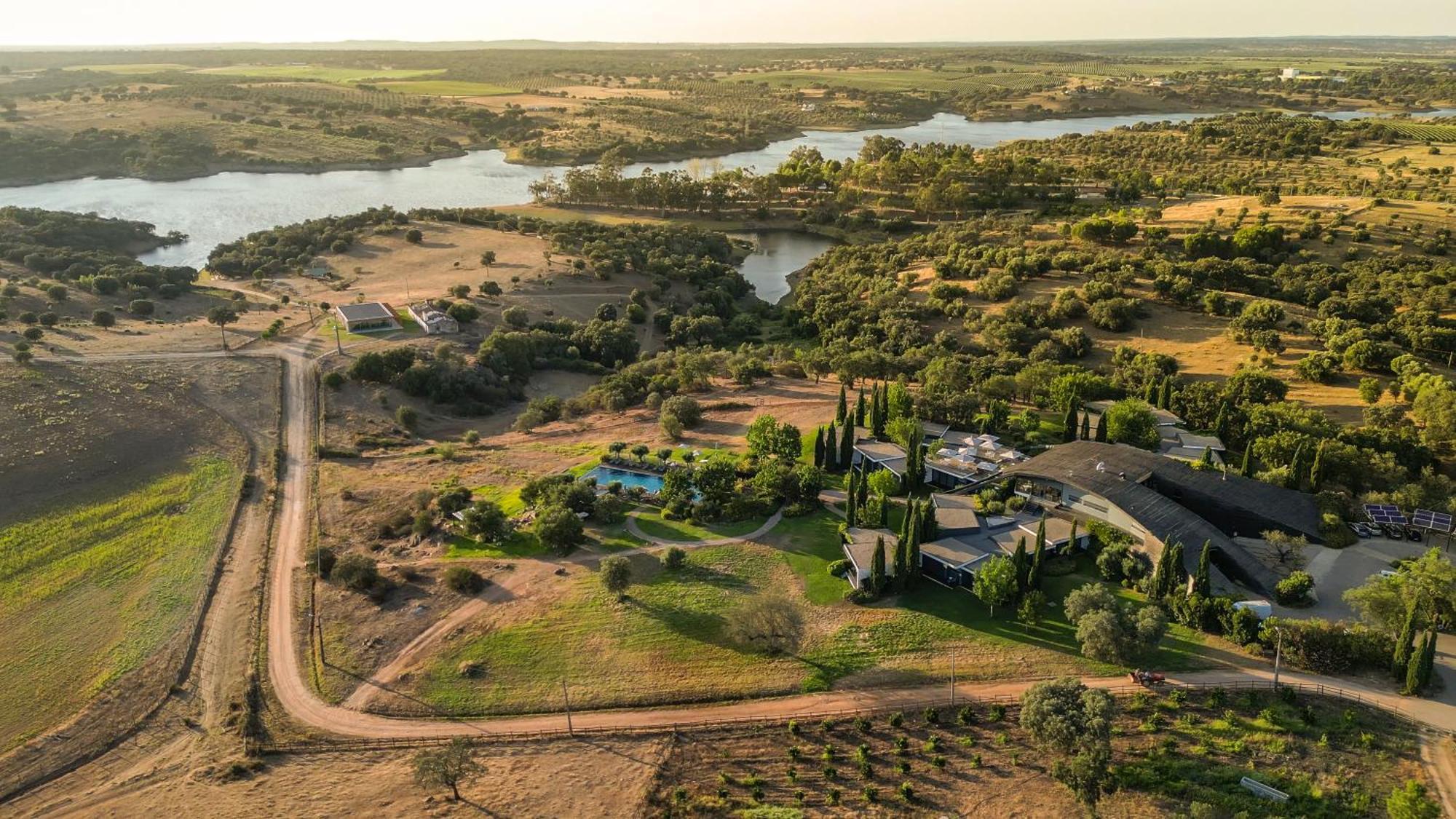Herdade Da Cortesia Hotel 阿维斯 外观 照片