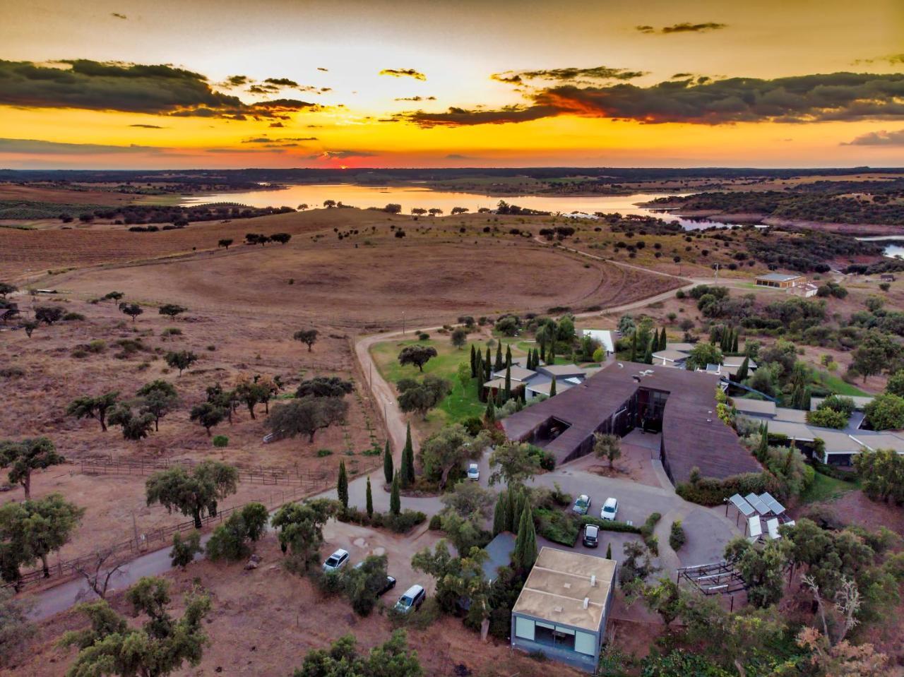 Herdade Da Cortesia Hotel 阿维斯 外观 照片